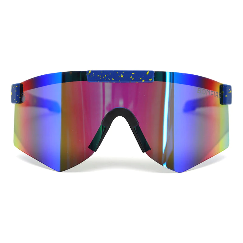 Image présentant une paire de Pit Vipers unisexes multicolores. Des verres colorés et une monture élégante reflètent l'esprit aventureux et tendance.